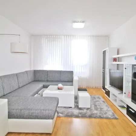 Apartment Slani San